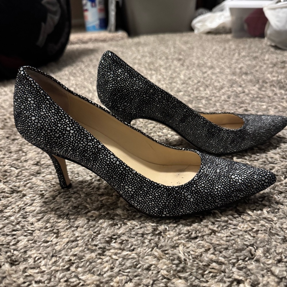 Jon Josef Stringray Heels 2” Size 7
